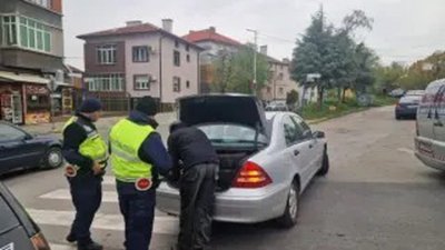 Арестуваха ромски кмет в Гърмен, обиск на заместник-кмет - намерен е пистолет