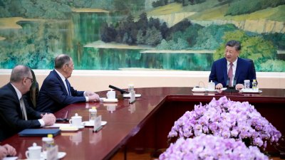 Среща на върха в Пекин: Си Дзинпин и Лавров обсъдиха конфликтите в Украйна и Близкия изток