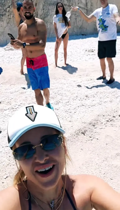 Вижте как Диляна Попова се гушка с "Ергенът" Гатев