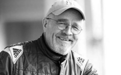 Автомобилен пилот загина при тежък инцидент на състезание в Германия