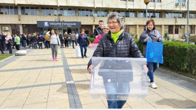 Над 100 членове на СИК в Кърджали са подали оставки вчера