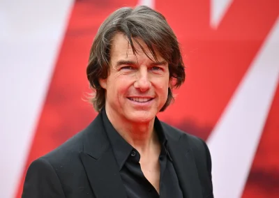 ШОК: Том Круз втрещи фенките - плешив чичак с бирено коремче (ВИДЕО/СНИМКИ)