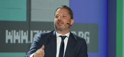 Нашите деца не бутат рушвети по дискотеките. А на Делян Добрев? 