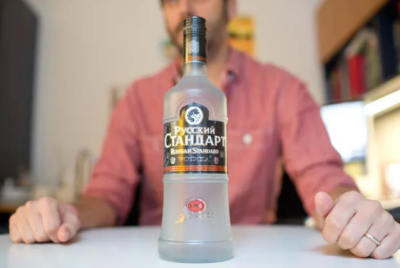 Русия продължава да се дави във водка 