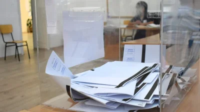 "Алфа Рисърч" към 18,00 ч.: Избирателната активност наближава 45%