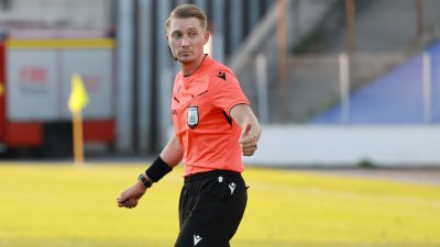 Повериха ЦСКА - Левски на млад съдия