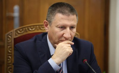 Мълния: Борислав Сарафов хвърля оставка днес?