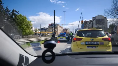 Верижна катастрофа в София на оживено кръстовище