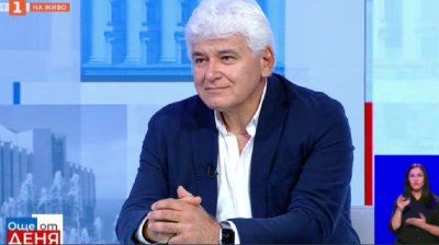 Проф. Киров: Радев крие още един кабинет "в ръкава", ПП-ДБ са рекетьори 
