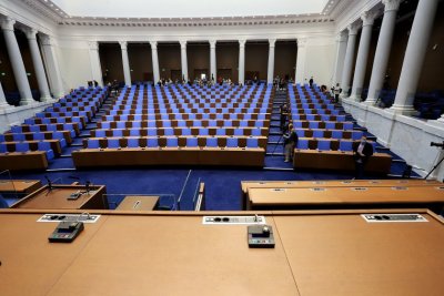 Крайни резултати: Радев вкарва 131 депутати, ГЕРБ - 39, ПП-ДБ - 37