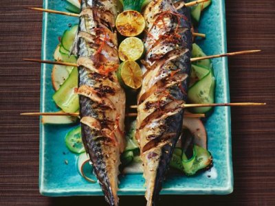 Риба със соев сос и чили (+ салата краставици и круши)