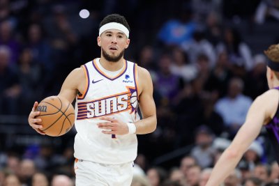 "Съдията беше ужасяващ!", коства на Девин Букър $35 бона глоба!