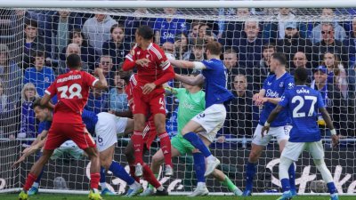 Ван Дайк: Просто трябва да се класираме за Шампионската лига