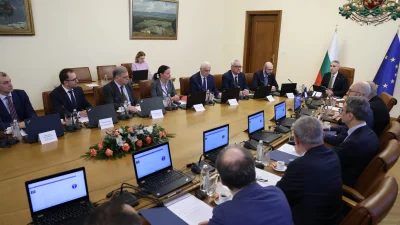 Първо заседание на служебното правителство след изборите