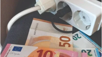 Натискат да плащаме по-скъп вечерен ток