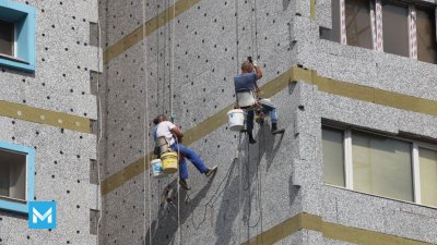 Служебната власт гарантира парите за общини и саниране 