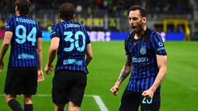 Чалханоглу остава в Интер още сезон