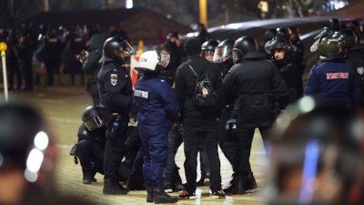 ИПИ: Радев ще трябва да реже от парите на съдиите и полицаите