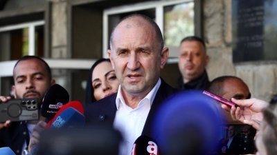 Ето колко отчупи Радев от другите партии