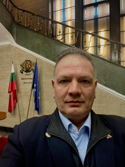 Бивш депутат: Толкова е просто - махнете воденето на две листи!