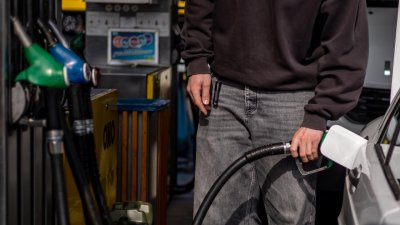 Дизелът в Румъния гони 2 евро, бензиностанции остават без гориво 