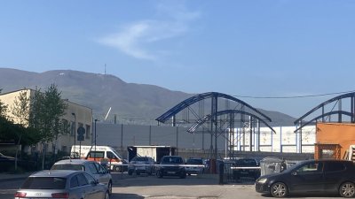 Работник се барикадира в кабинета на главния инженер в гараж на Столичния автотранспорт