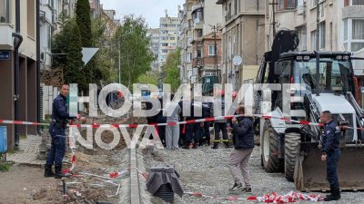 Трагедия в Бургас: Багер изсипа пръст върху работник, мъжът почина