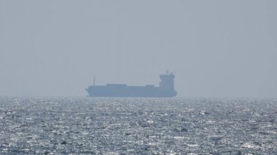 Товарен кораб е бил отвлечен край Сомалия