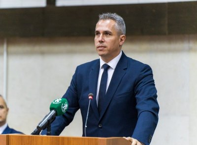 Бивш депутат пред Lupa.bg: Разделянето на ПП-ДБ е хитър ход, ще им донесе купища облаги