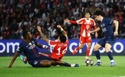 Извънземен футбол край Булонския лес!