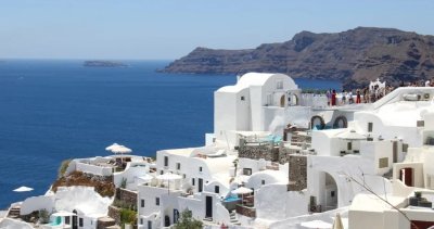 Ограничават достъпа до част от Санторини заради сеизмична активност