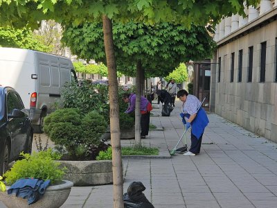 На чисто: Блести около министерствата (СНИМКИ)