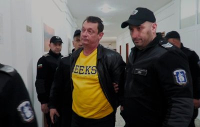 Оставиха в ареста шофьора на преобърнатия автобус край Малко Търново