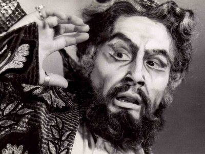 8 картини на Никола Гюзелев отиват в Софийска градска галерия 