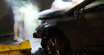 Кола се взриви от запален контейнер за боклук в София