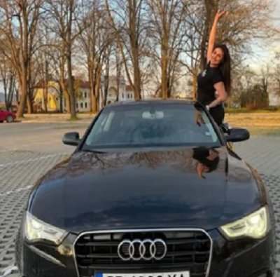 Простотия до шия: Нарязаната Дебора шпори със 130 по селски път и дъни потна чалга (ВИДЕО)