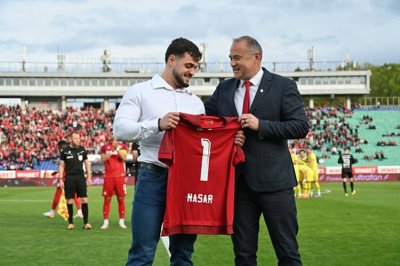 ЦСКА удържа равен на "Лудогорец" с помощта на Насар, на финал за купата е