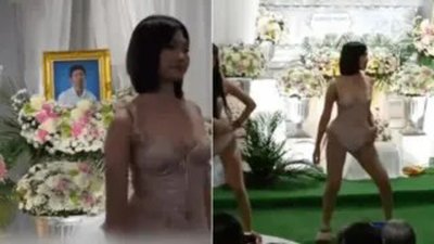 Мъж поръча оскъдно облечени танцьорки за погребението си
