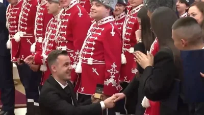 Предложение за брак в Президентството (ВИДЕО)