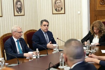 Денков и Василев сами на консултации при Йотова (НА ЖИВО)
