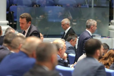Първият тест на ПП и ДБ в парламента за Радев - успешен
