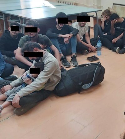 Спипаха индийци с фалшиви документи в Бобов дол