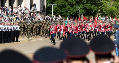 Миротворецът Радев пожела мир за 6 май