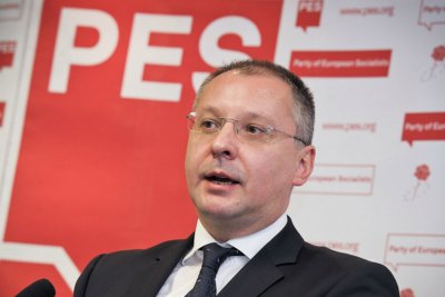 Другарю Сергей! Вижте поздравителната картичка от Крум Зарков за 60-ия юбилей на Станишев