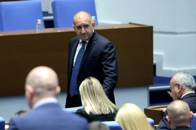 Скандал в парламента: ПП подпука Радев за гафа на Антон Кутев