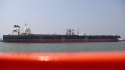 САЩ ударили два празни ирански петролни танкера