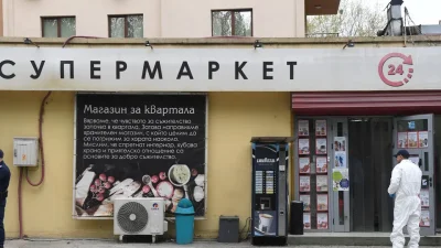 ЕКШЪНЪТ ВЪВ ВАРНА: Касапката търсила журналисти с окървавен нож в ръката