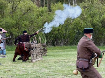 Опожарено село бе възродено в зрелищна възстановка по повод 150 г. от Априлското въстание