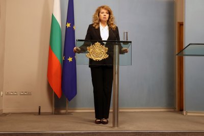 Президентът Йотова каза кога връчва мандата на "Прогресивна България"