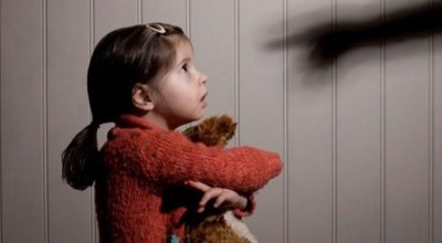 Две трети от родителите у нас възпитават децата с шамари